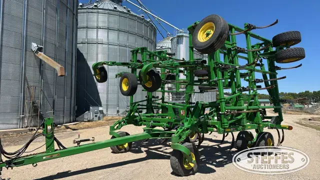 2022 John Deere 2430