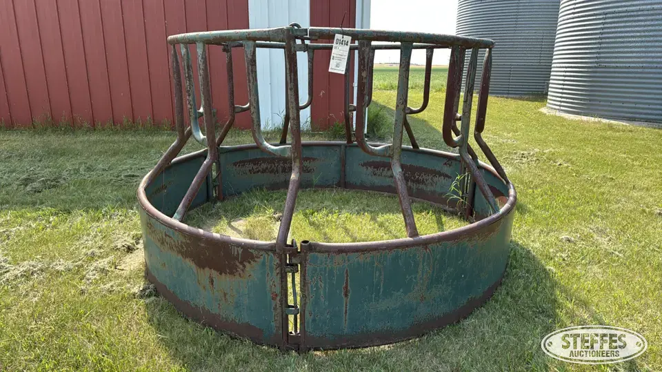 Round bale ring feeder Feeders and Bunk