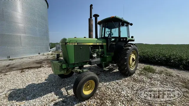 John Deere 4250