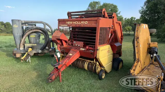 New Holland 851