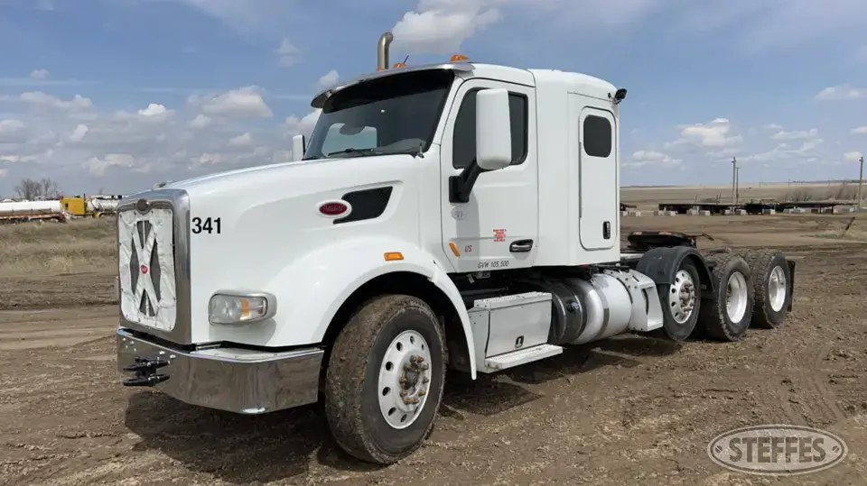 2015 Peterbilt 567 Conventional Truck with Sleeper