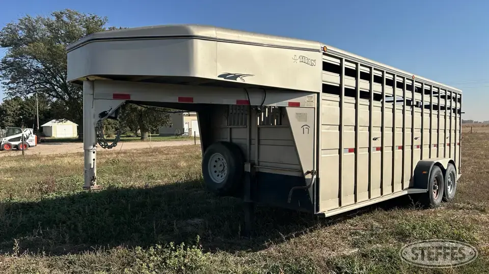 2007 Titan Gooseneck Livestock Trailer
