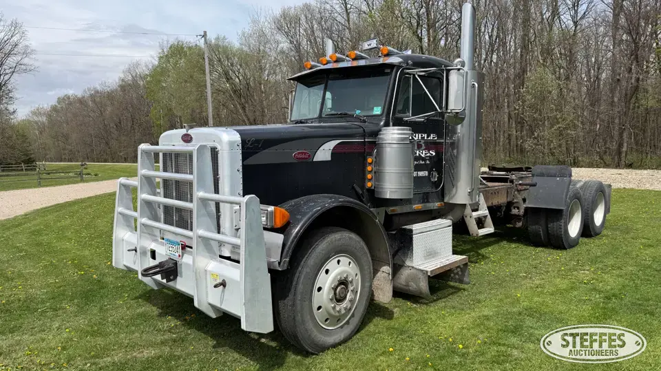 1988 Peterbilt 379 Conventional Truck without Sleeper