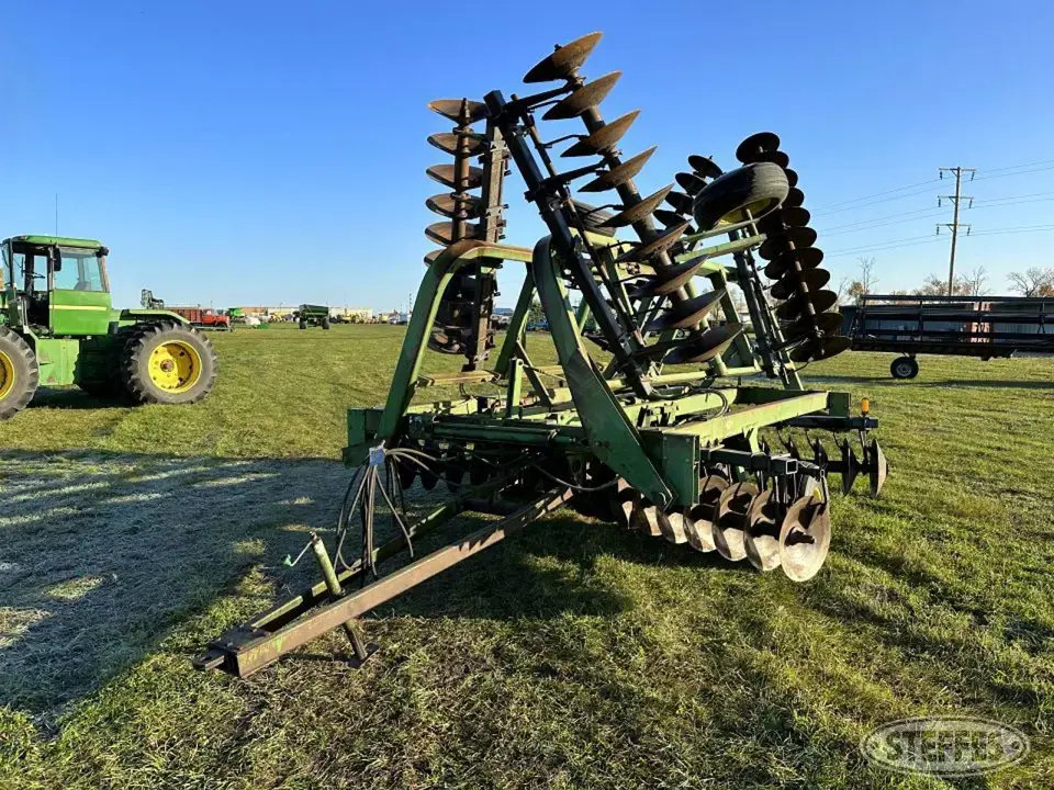 John Deere 230 Disc