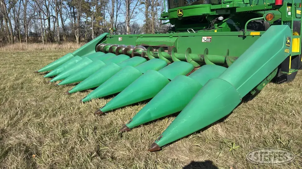 1996 John Deere 893 Corn Head
