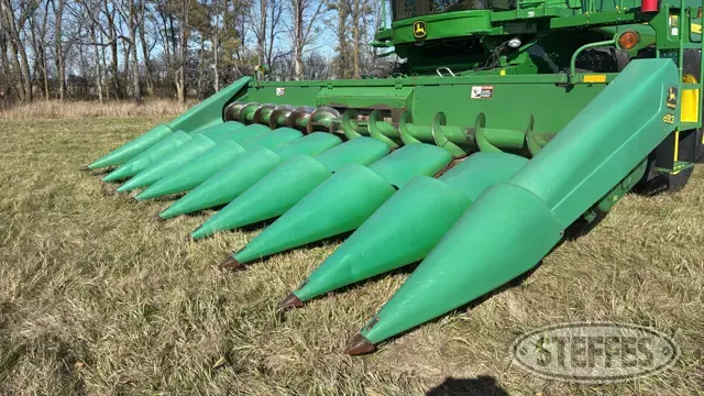 1996 John Deere 893