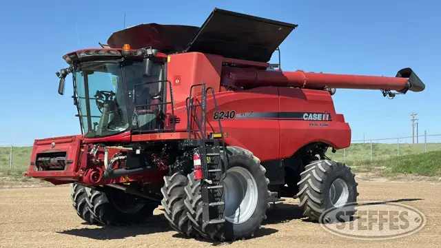 2015 Case IH 8240