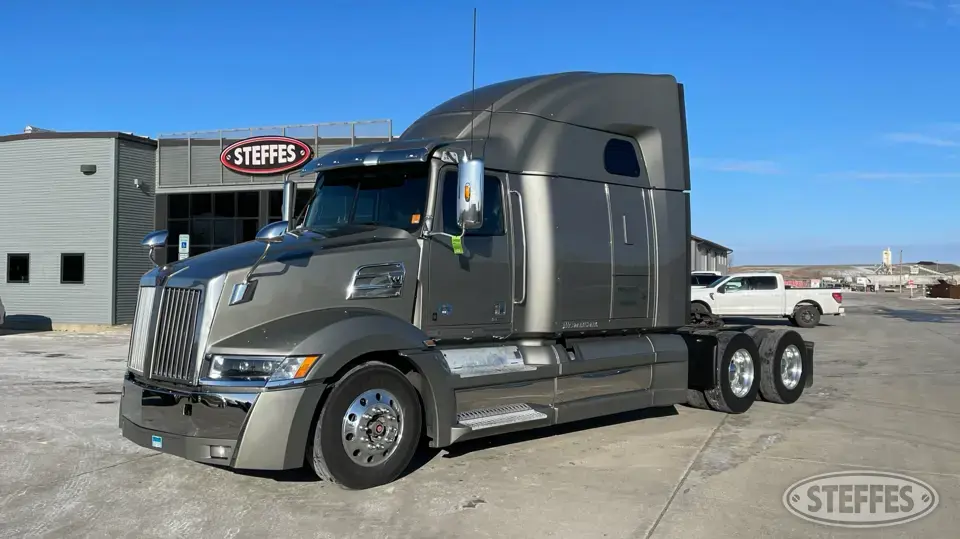 2019 Western Star W5700XE Conventional Truck with Sleeper