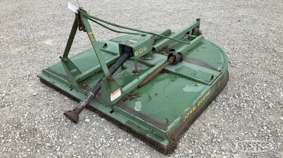 John Deere 606 Rotary Mower