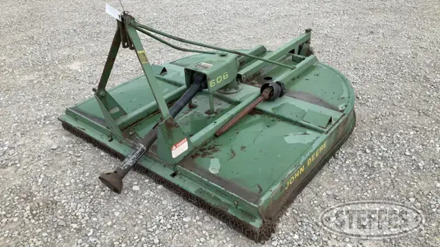 John Deere 606