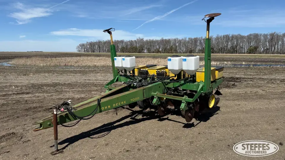 John Deere 7000 Less Than 12 Row Planter