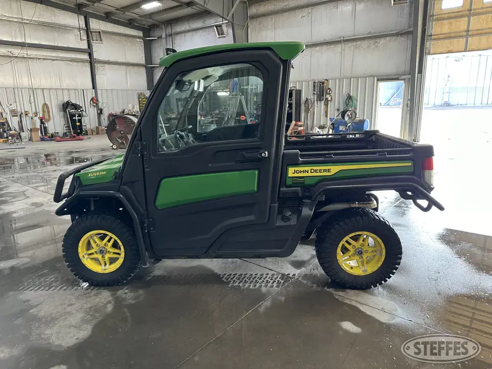 2022 John Deere XUV 835R UTV