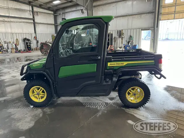 2022 John Deere XUV 835R
