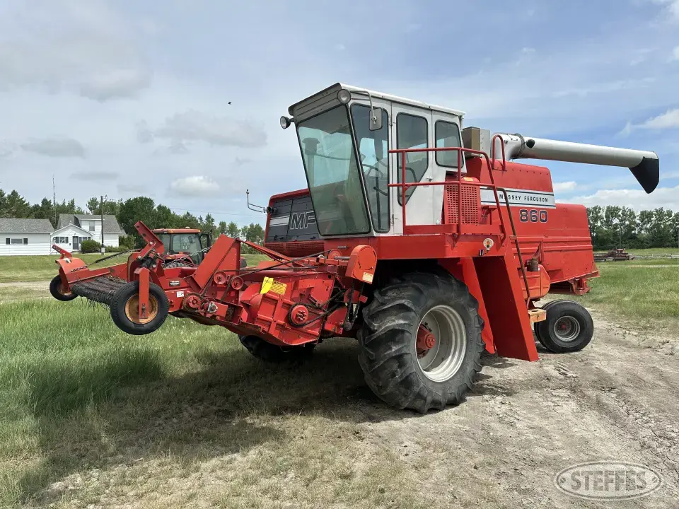 1981 Massey Ferguson 860 Combine