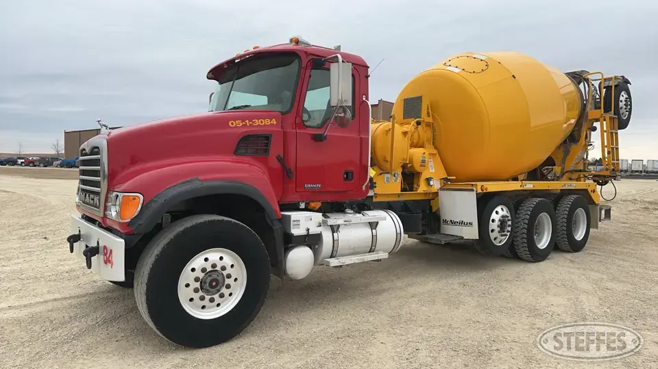 2005 Mack CV513 Granite Bridge Formula Mixer Truck