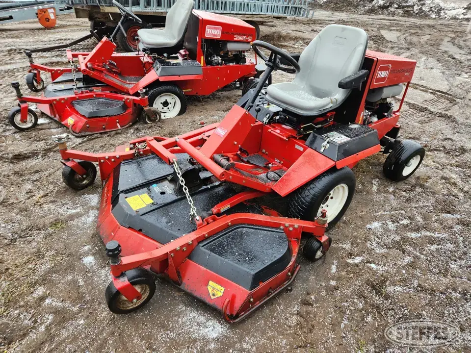 Toro 328D Ground Master Lawn Tractor