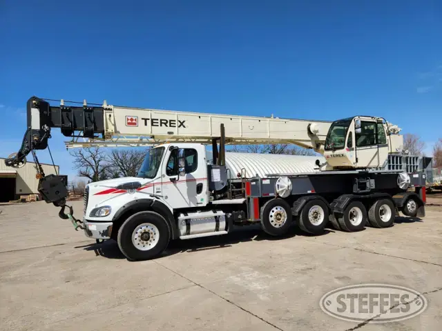 2011 Freightliner M2 Business Class