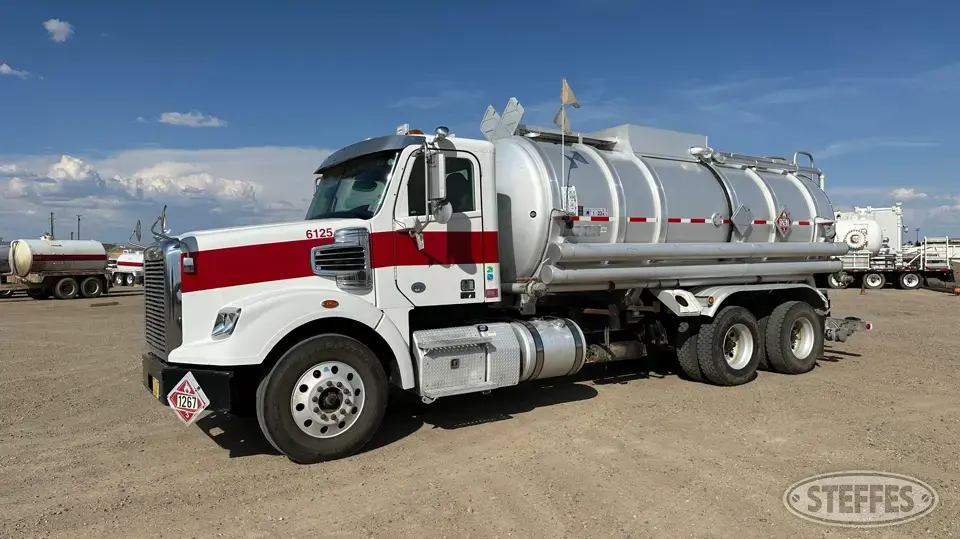 2015 Freightliner 122SD Coronado Tank Truck