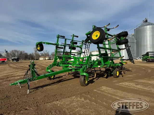 2023 John Deere 2430