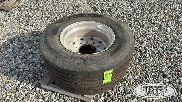 HanKook TL21 445/50R22.5 tire