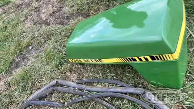 John Deere 111