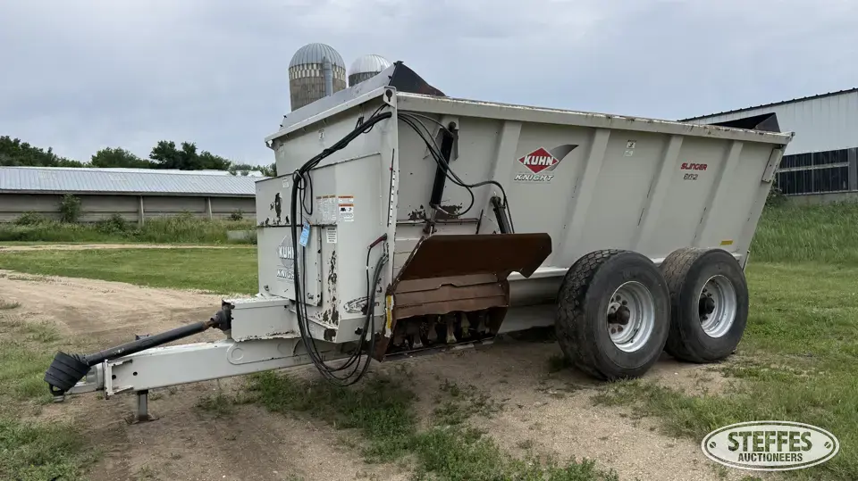 Kuhn Knight ProTwin Slinger 8132 Manure Application Equipment