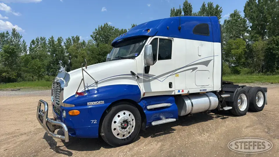2001 Kenworth T2000 Conventional Truck with Sleeper