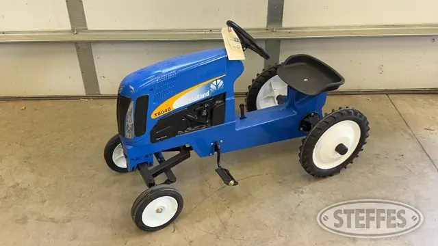 2009 New Holland T8040