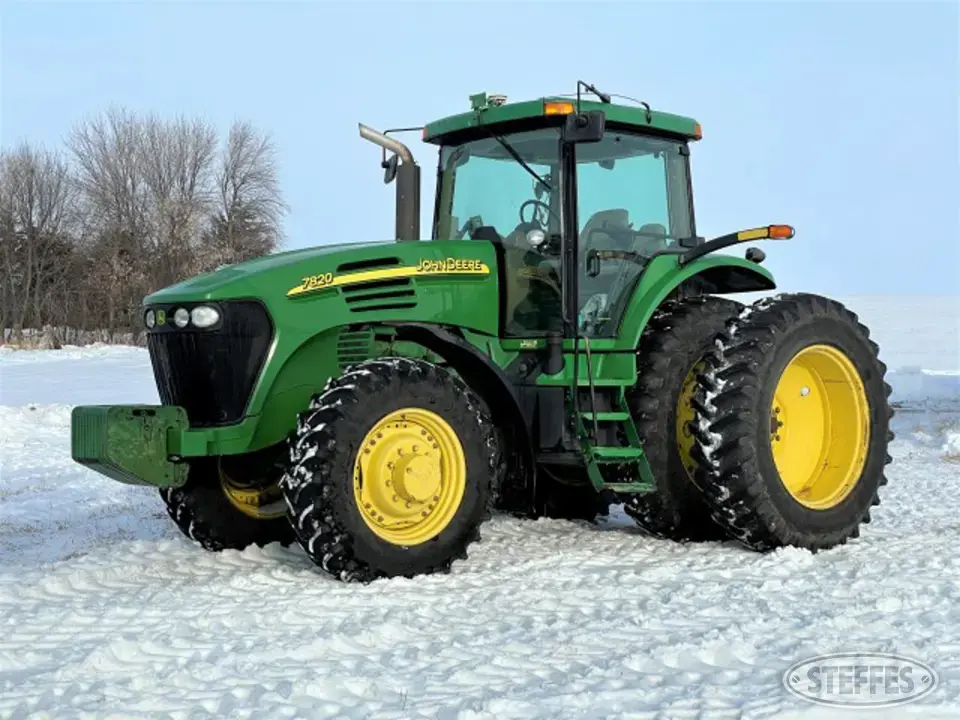 2005 John Deere 7820 MFWD Tractor