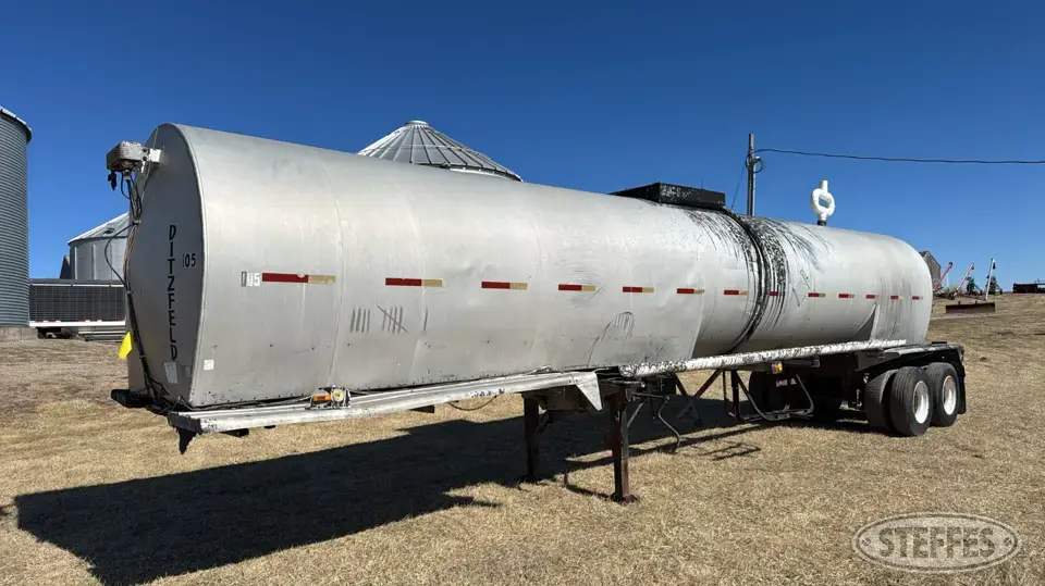 1971 Fruehauf Manure Storage and Transportation Equipment