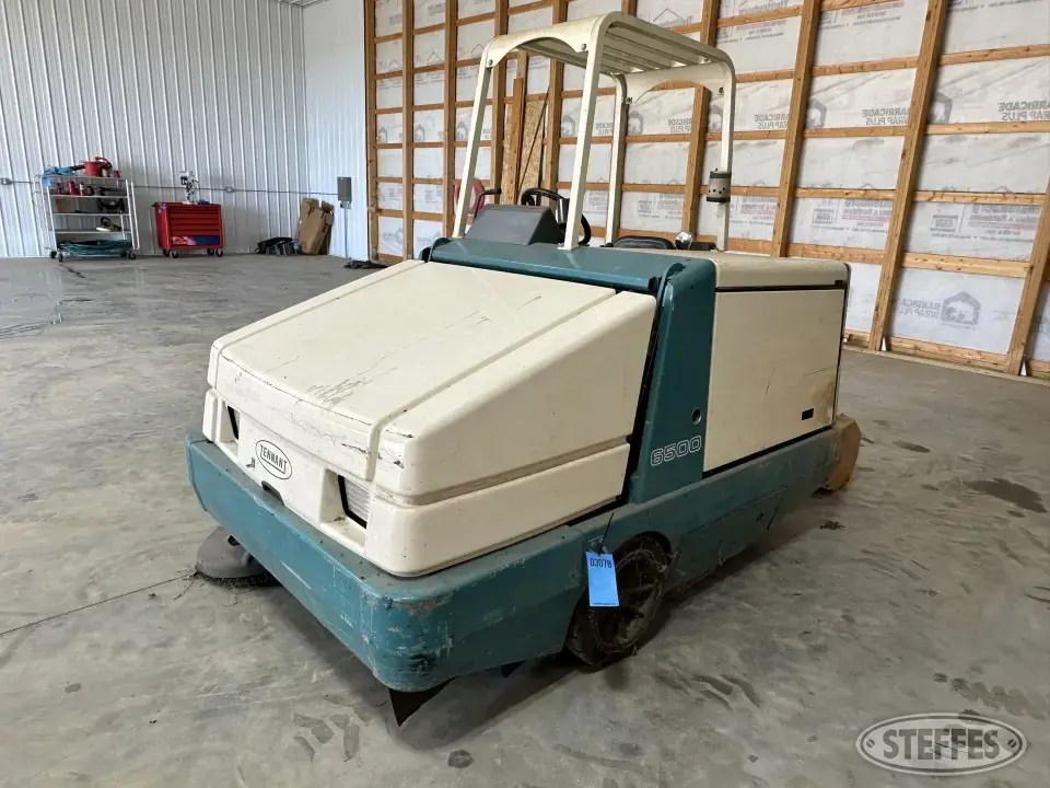Tennant 6500 Sweeper