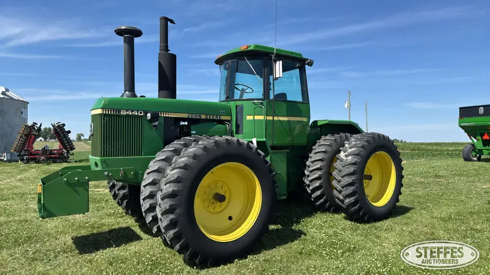 1982 John Deere 8440 4WD Tractor