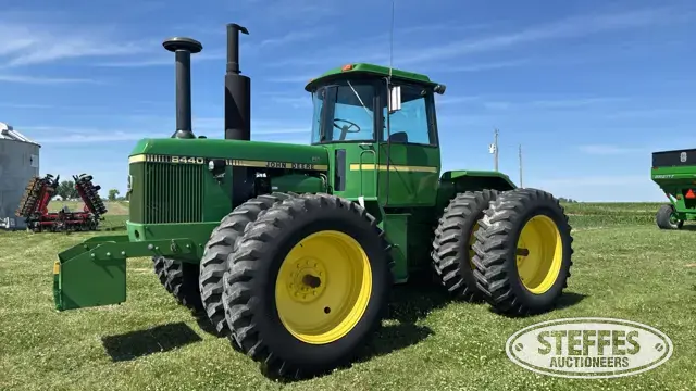 1982 John Deere 8440