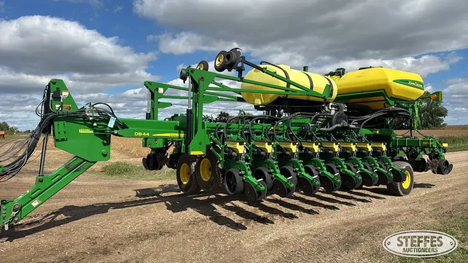 2015 John Deere DB44 12 or More Row Planter