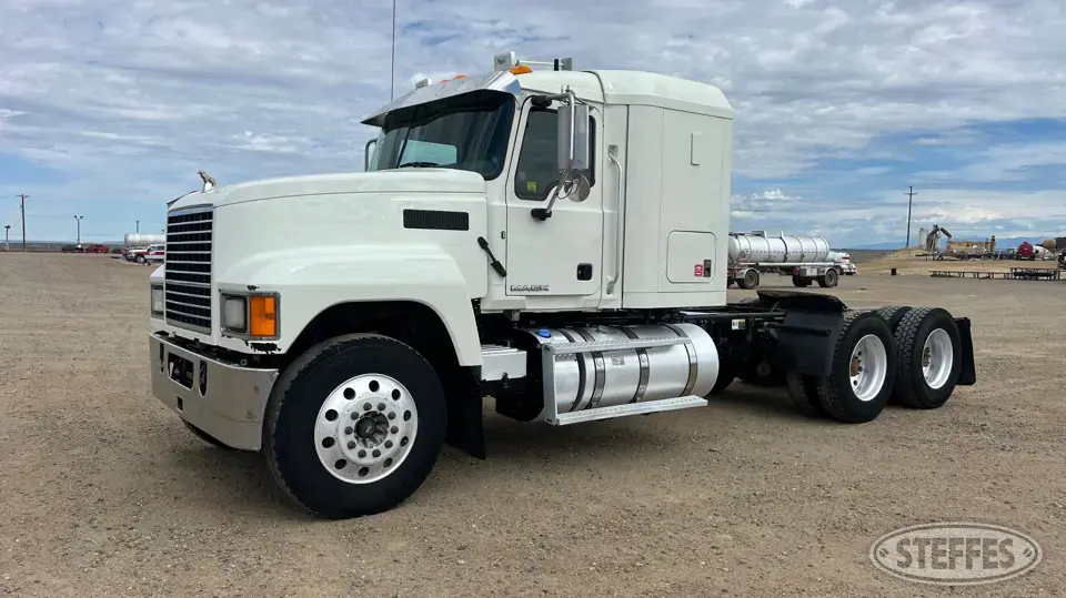 2017 Mack CHU613 Conventional Truck with Sleeper
