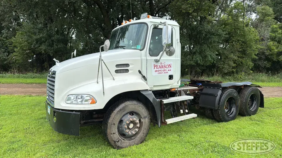 2007 Mack CXN613 Conventional Truck without Sleeper