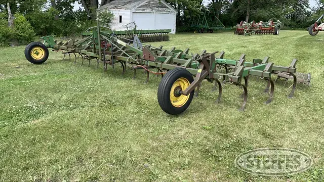 John Deere 1010