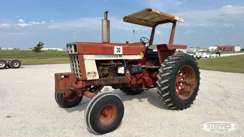 1975 International 1066 2WD Tractor