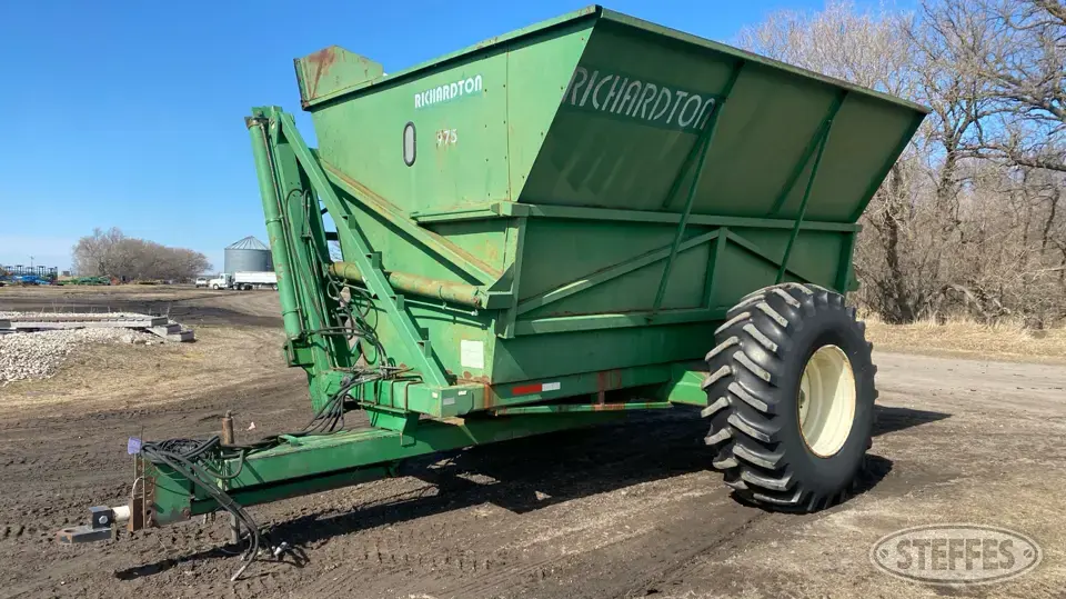 Richardton 975 Dump Cart