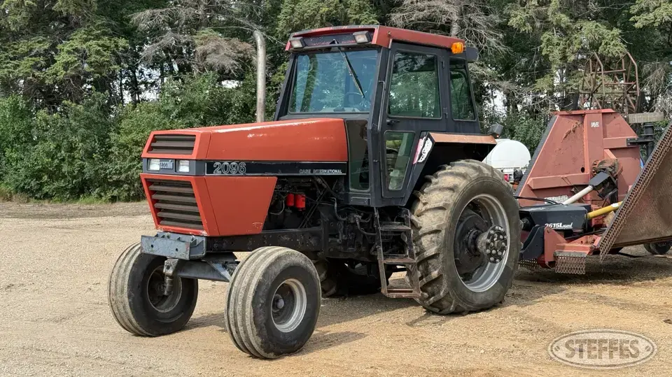 1988 Case IH 2096 2WD Tractor