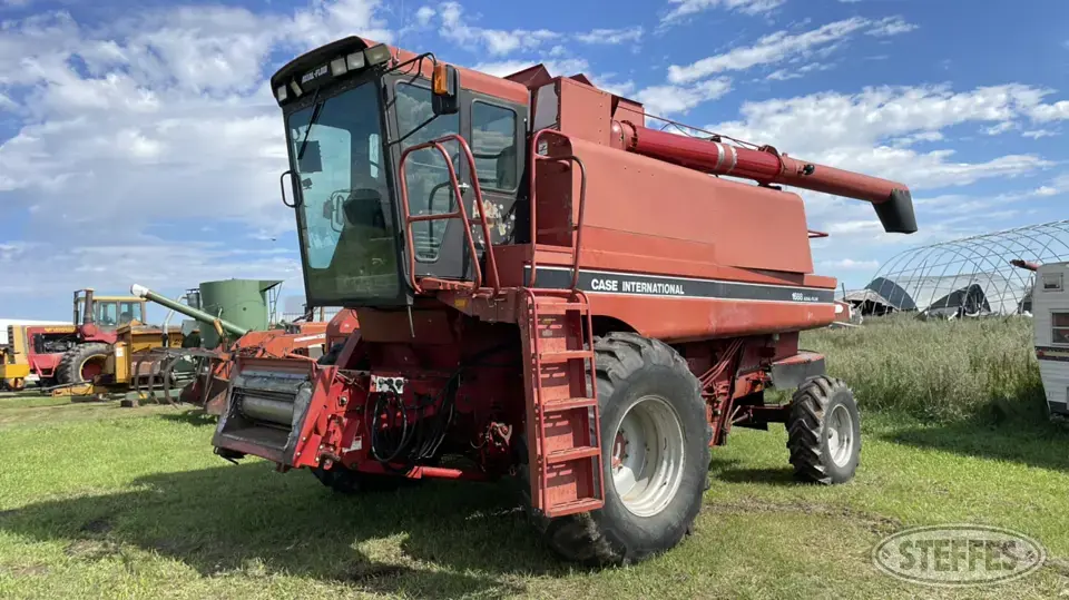 Case IH 1688 Combine