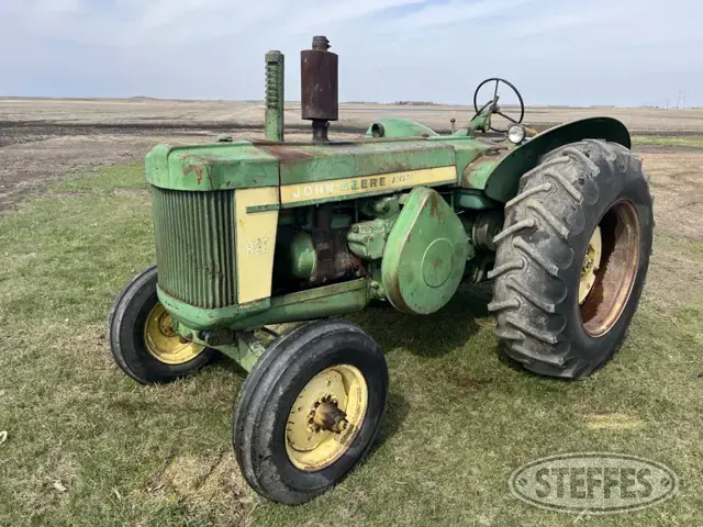 1958 John Deere 820