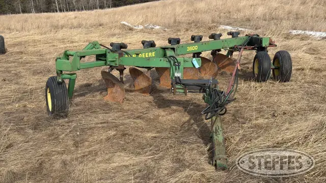 John Deere 3600