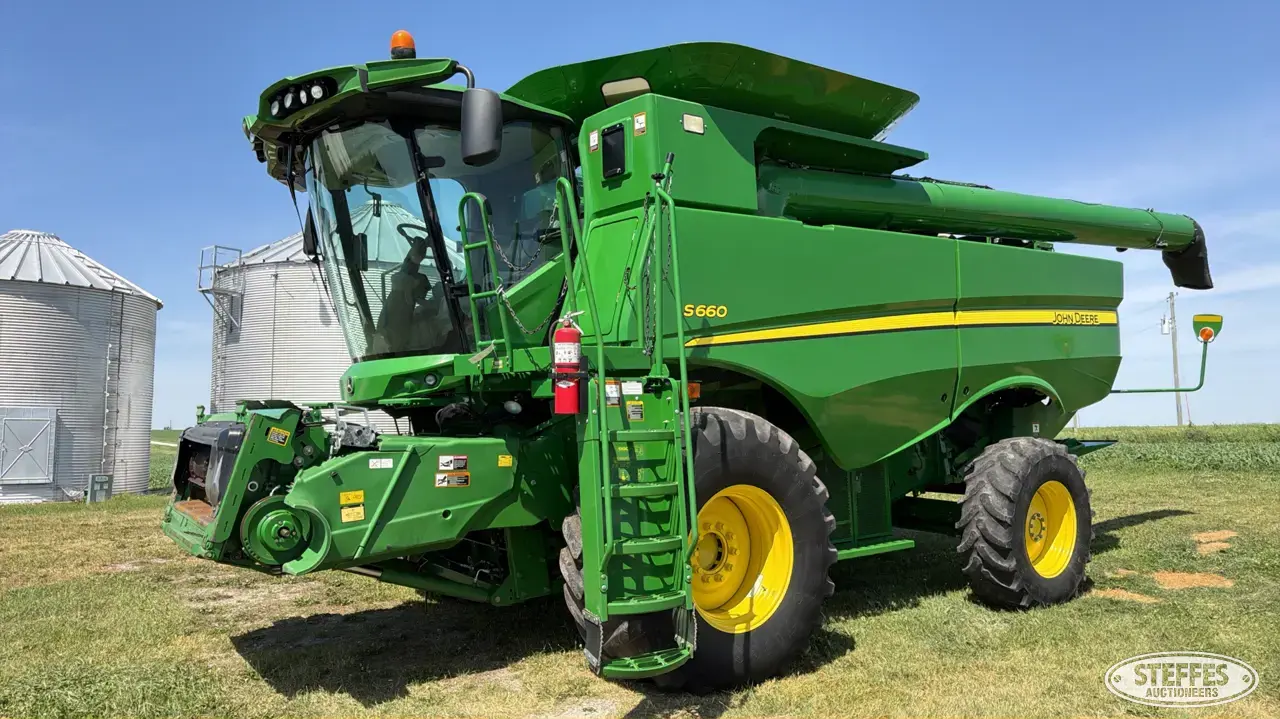 2012 John Deere S660 Combine