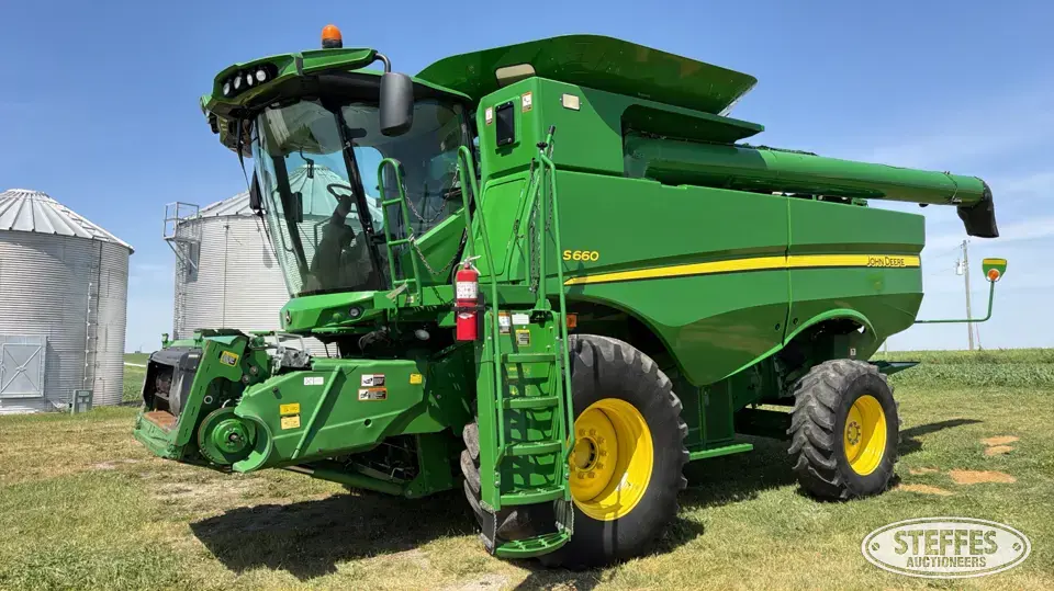 2012 John Deere S660 Combine