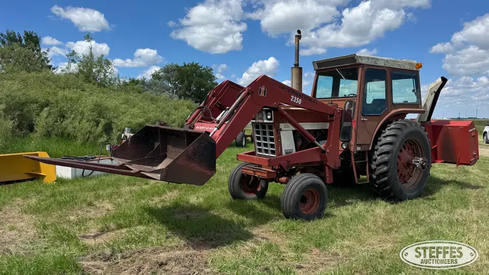 1975 International Hydro 100 Collectible Tractor