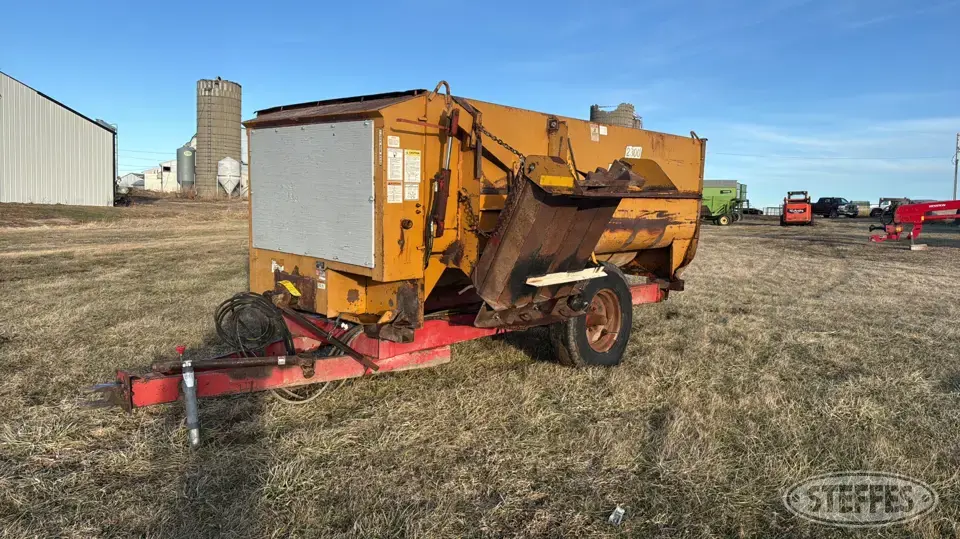 Knight Reel Auggie 2300 Livestock Equipment-Other