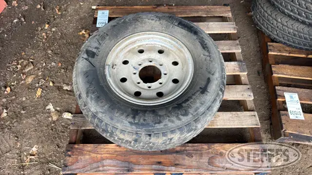 Nokian LT265/75R16 tire