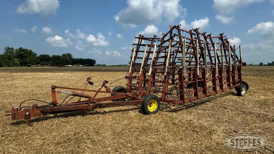 Melroe 420 Soil Finisher