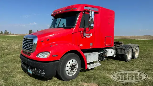 2007 Freightliner Columbia 112